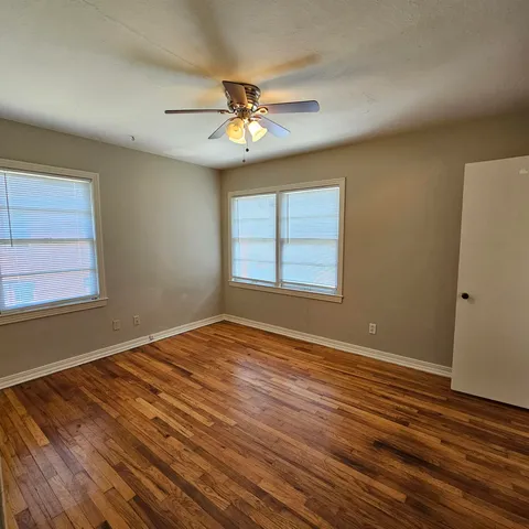 $1,050 | 124 South Franklin Boulevard, Tallahassee, FL 32301