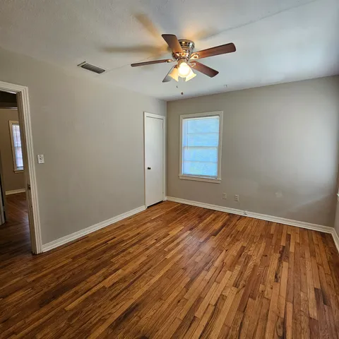 $1,050 | 124 South Franklin Boulevard, Tallahassee, FL 32301