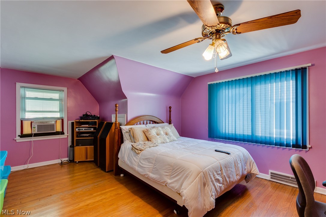 989 Woodview Road Cleveland, OH 44121 - Photo 16 of 25