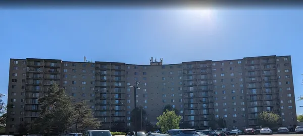 $245,000 | 6340 Americana Drive, Unit 210, Willowbrook, IL 60527