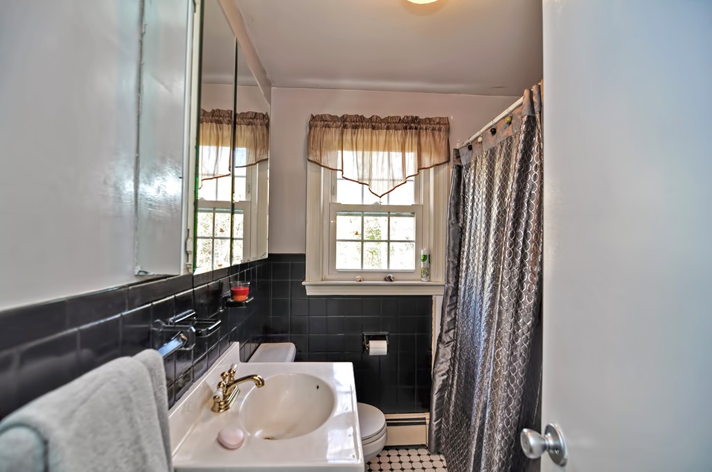 33 Ash Road Norwood, MA 02062 - Photo 15 of 19 Gallery Image 15
