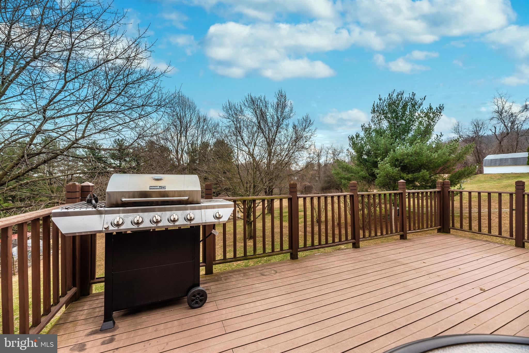 6541 South Clifton Road Frederick, MD 21703 - Photo 35 of 50 Deck