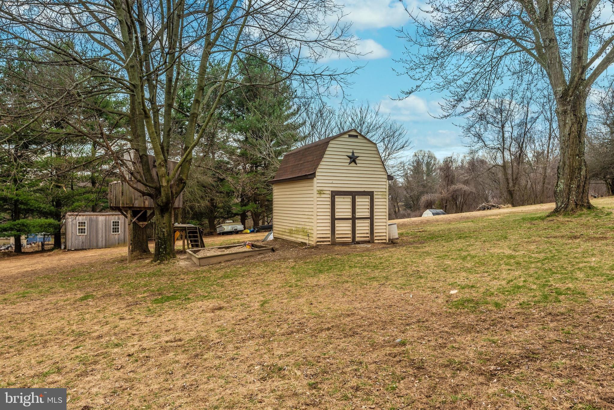 6541 South Clifton Road Frederick, MD 21703 - Photo 42 of 50 Shed in Rear yard