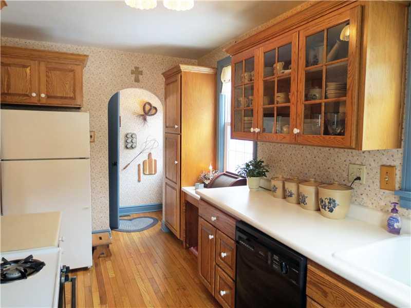 1020 West Sutter Road Glenshaw, PA 15116 - Photo 9 of 22 Kitchen.