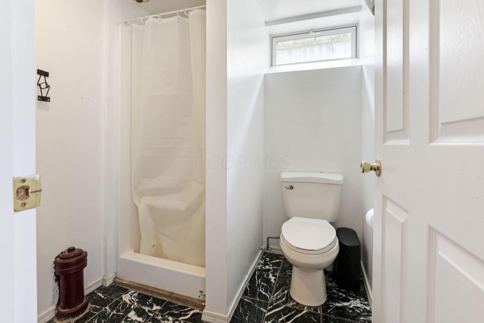 2734 Wellesley Road Columbus, OH 43209 - Photo 33 of 42