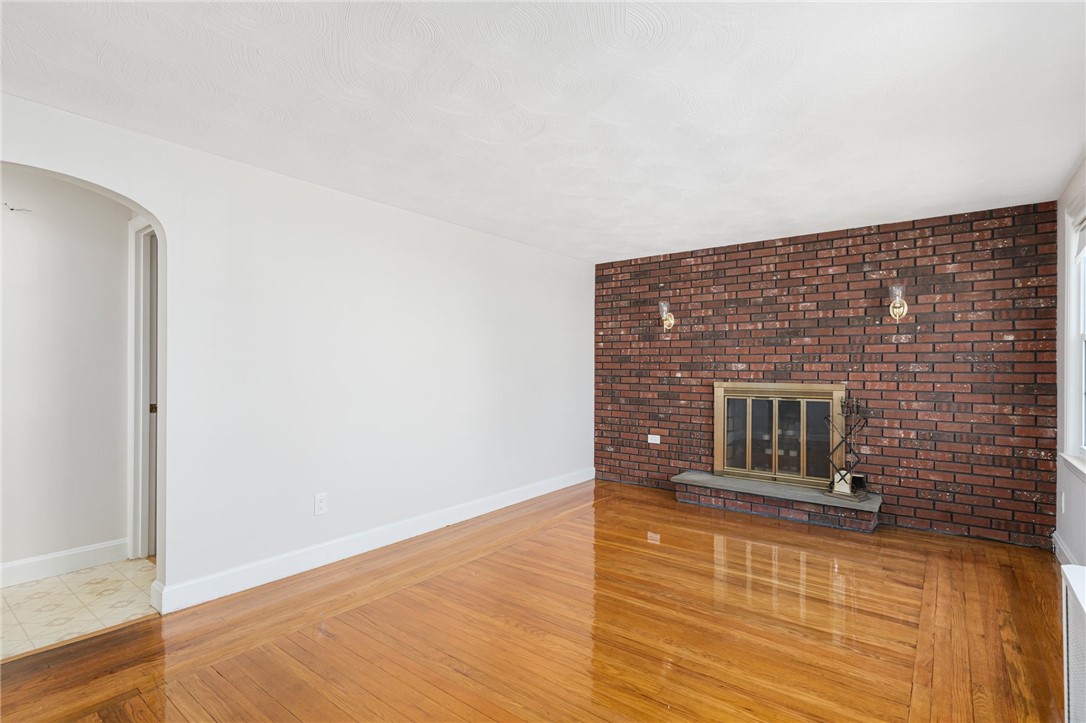 260 Aqueduct Road Cranston, RI 02910 - Photo 11 of 42