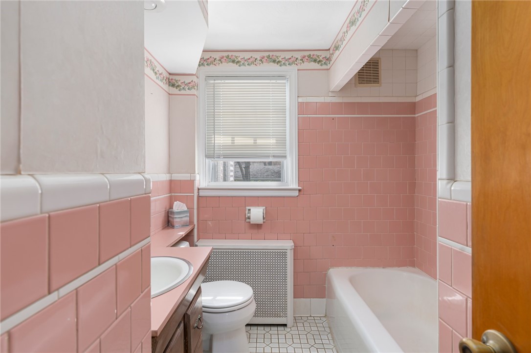 260 Aqueduct Road Cranston, RI 02910 - Photo 29 of 42
