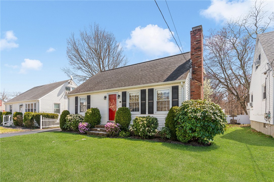 260 Aqueduct Road Cranston, RI 02910 - Photo 3 of 42