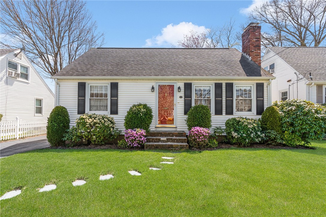 260 Aqueduct Road Cranston, RI 02910 - Photo 4 of 42