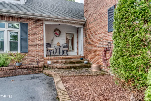 $799,900 | 22319 Campground Road, Bristol, VA 24202