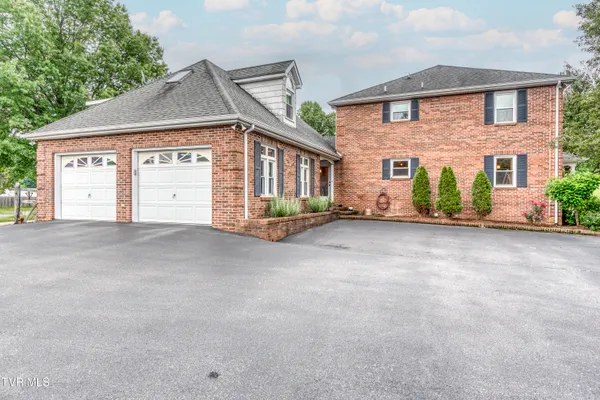 $799,900 | 22319 Campground Road, Bristol, VA 24202