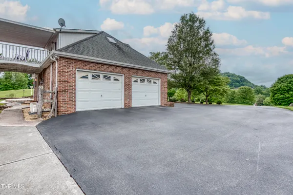 $799,900 | 22319 Campground Road, Bristol, VA 24202