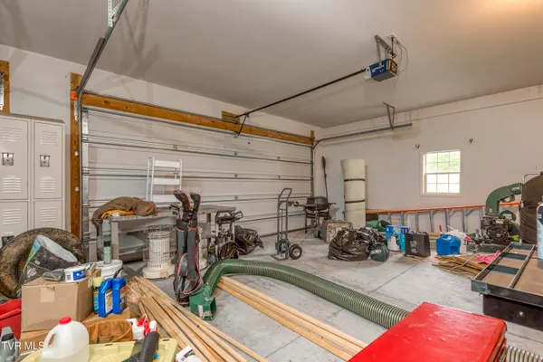 $799,900 | 22319 Campground Road, Bristol, VA 24202