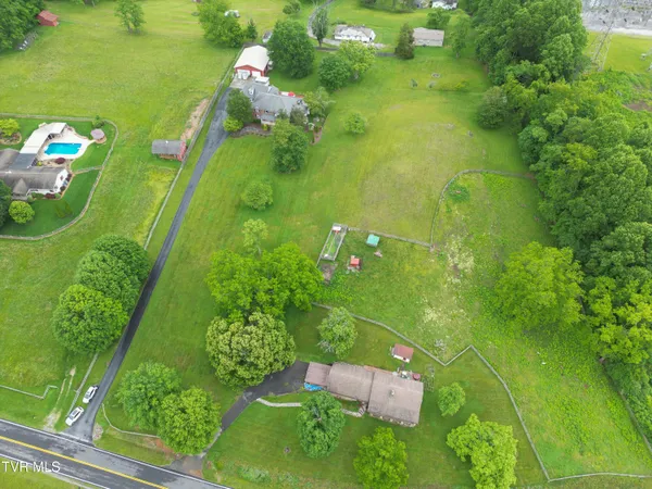 $799,900 | 22319 Campground Road, Bristol, VA 24202