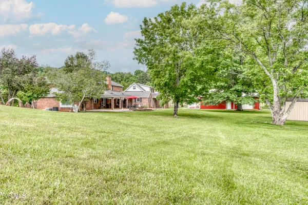 $799,900 | 22319 Campground Road, Bristol, VA 24202
