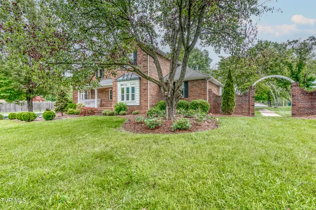 $799,900 | 22319 Campground Road, Bristol, VA 24202