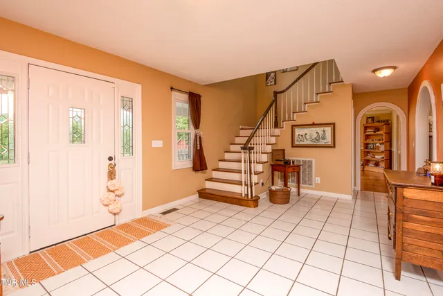 $799,900 | 22319 Campground Road, Bristol, VA 24202