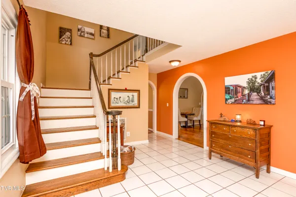 $799,900 | 22319 Campground Road, Bristol, VA 24202