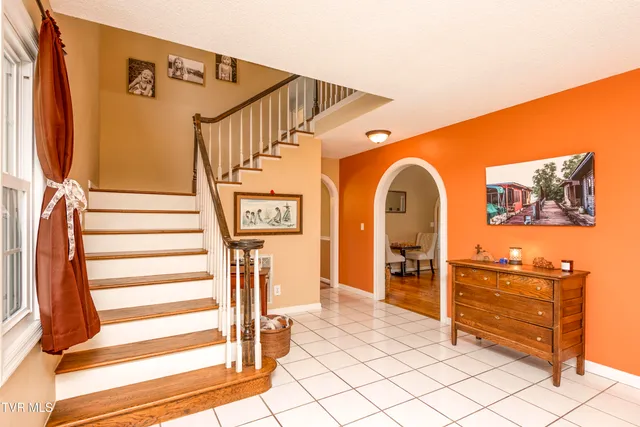 $799,900 | 22319 Campground Road, Bristol, VA 24202