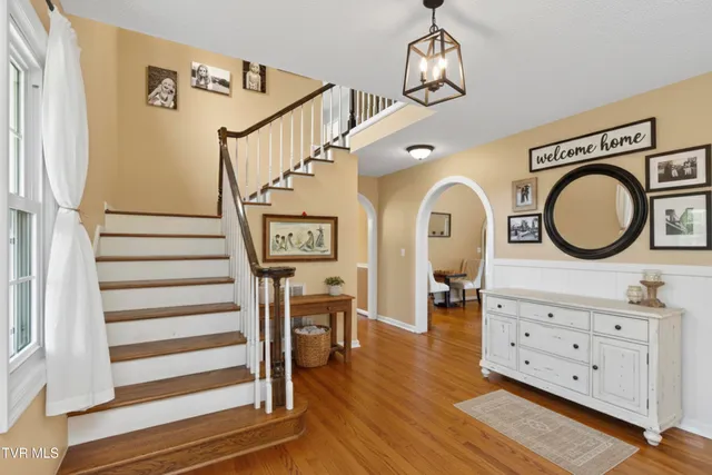 $799,900 | 22319 Campground Road, Bristol, VA 24202