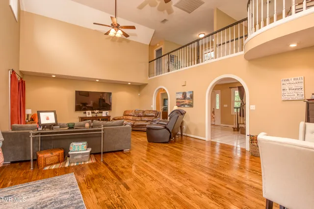 $799,900 | 22319 Campground Road, Bristol, VA 24202