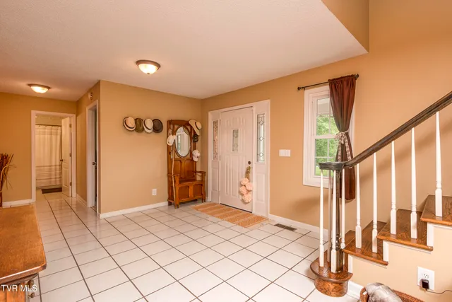 $799,900 | 22319 Campground Road, Bristol, VA 24202