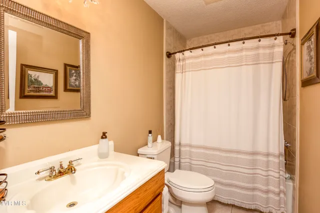 $799,900 | 22319 Campground Road, Bristol, VA 24202