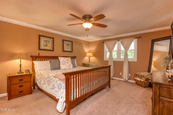 $799,900 | 22319 Campground Road, Bristol, VA 24202