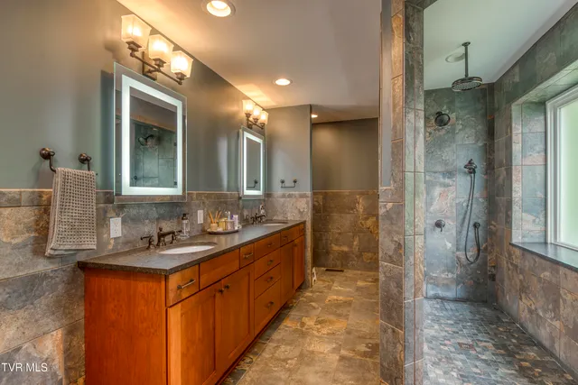 $799,900 | 22319 Campground Road, Bristol, VA 24202