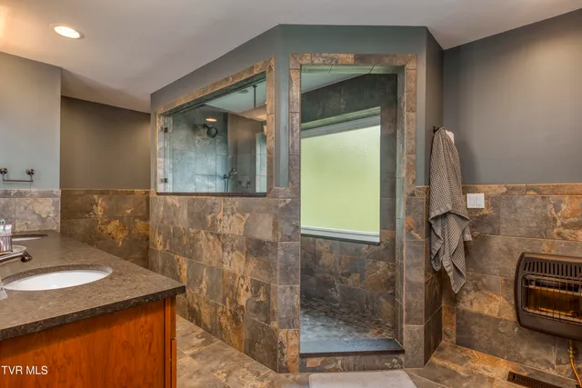 $799,900 | 22319 Campground Road, Bristol, VA 24202