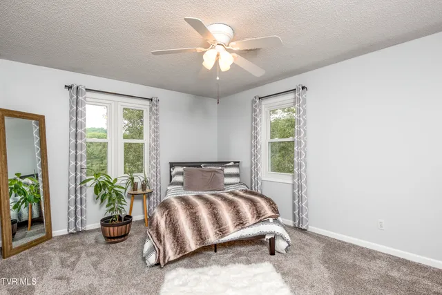 $799,900 | 22319 Campground Road, Bristol, VA 24202