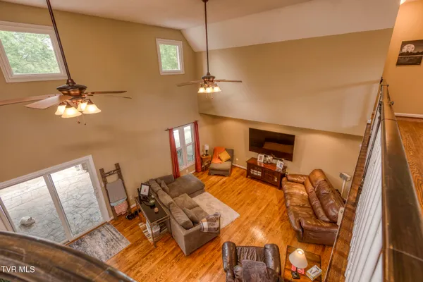 $799,900 | 22319 Campground Road, Bristol, VA 24202