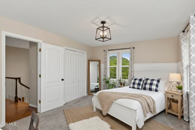 $799,900 | 22319 Campground Road, Bristol, VA 24202