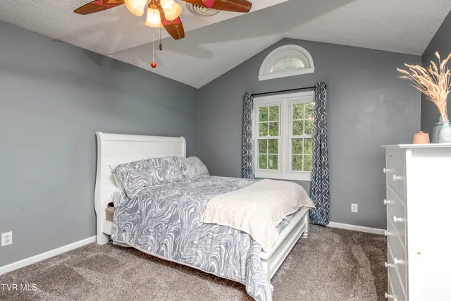 $799,900 | 22319 Campground Road, Bristol, VA 24202