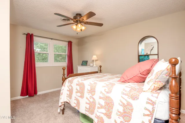 $799,900 | 22319 Campground Road, Bristol, VA 24202