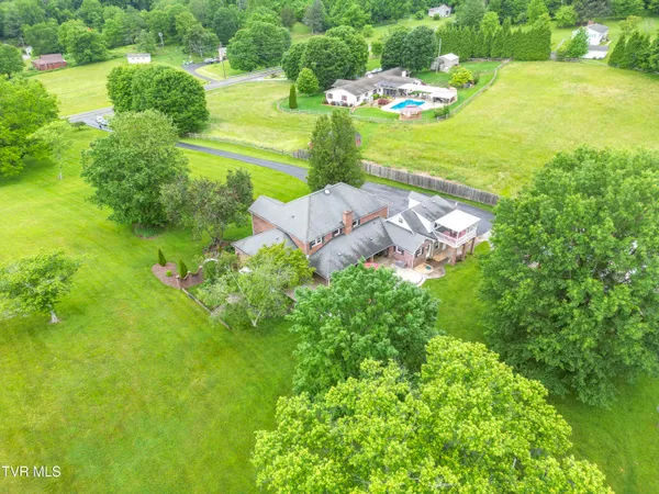 $799,900 | 22319 Campground Road, Bristol, VA 24202