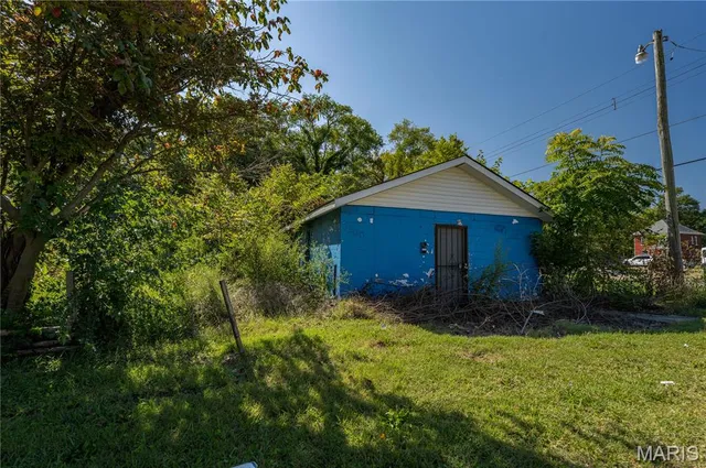 $25,000 | 3300 McCasland Avenue, East St. Louis, IL 62207