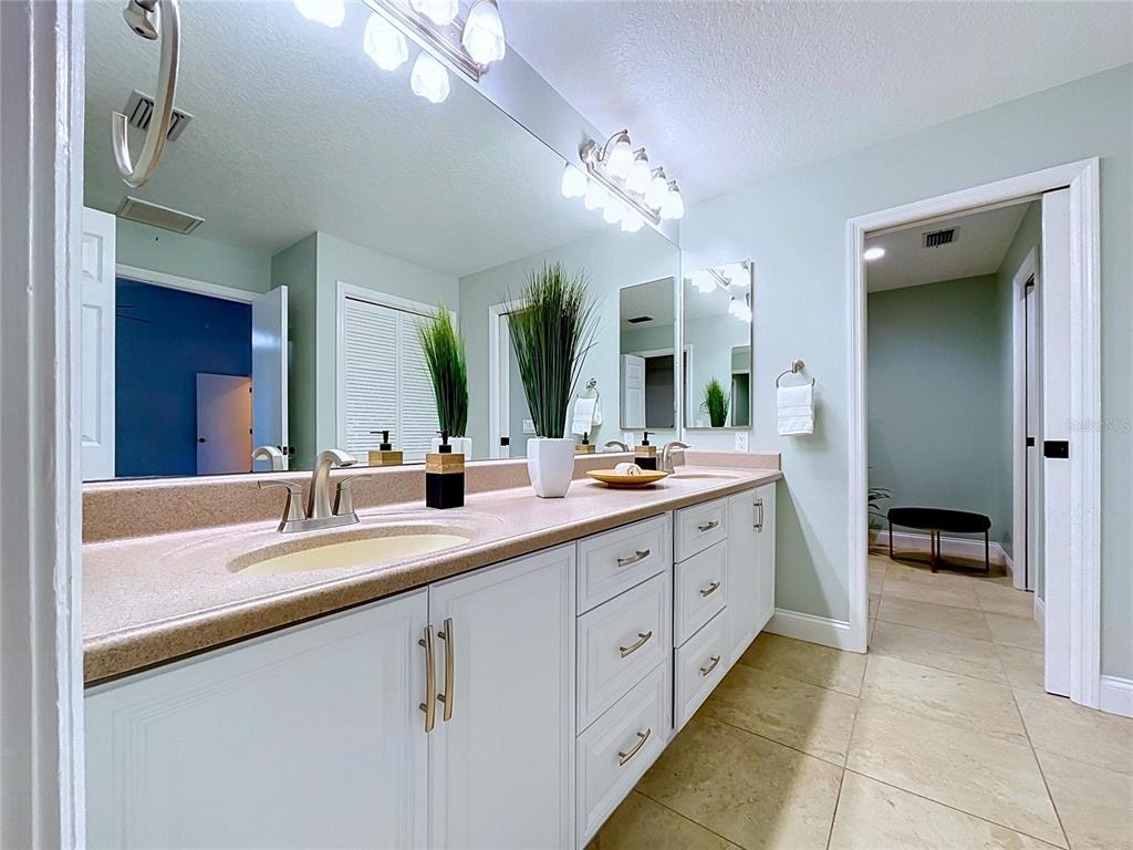 1711 Magdalene Manor Drive Tampa, FL 33613 - Photo 58 of 88