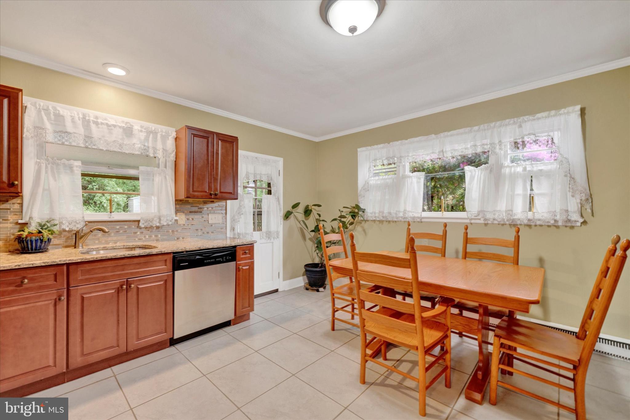 77 Woodland Road Reading, PA 19610 - Photo 8 of 32 Kitchen Breakfast Area