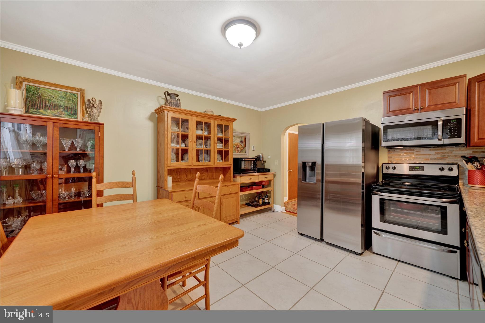 77 Woodland Road Reading, PA 19610 - Photo 10 of 32 Kitchen