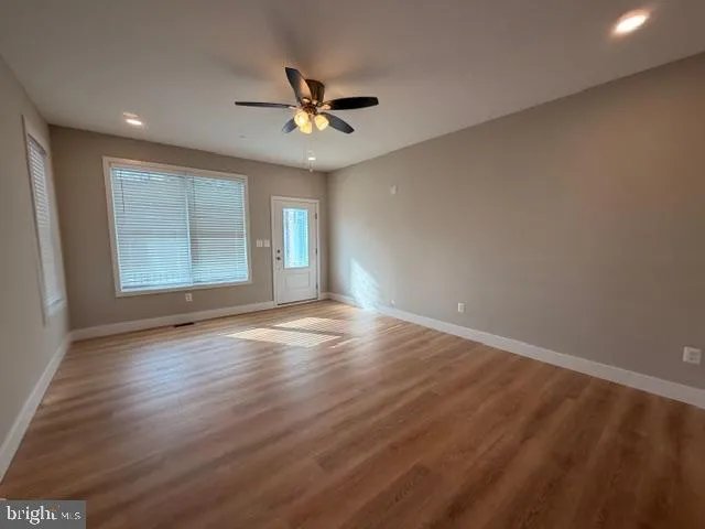 $3,195 | 4006 4th Street, North Beach, MD 20714