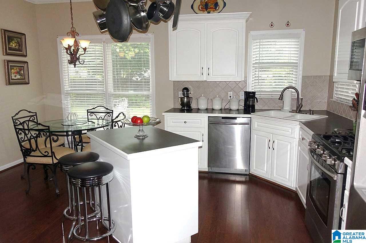 208 Beaver Crest Pelham, AL 35124 - Photo 10 of 25