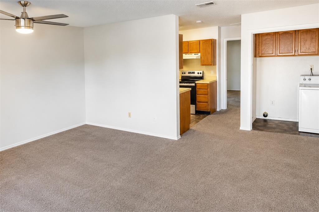 1411 Courtney Place Cleburne, TX 76033 - Photo 3 of 10