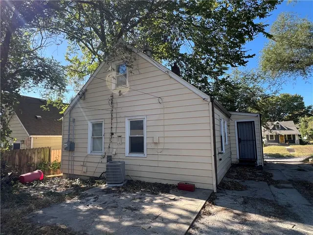 $145,000 | 445 North Quincy Avenue, Kansas City, MO 64123