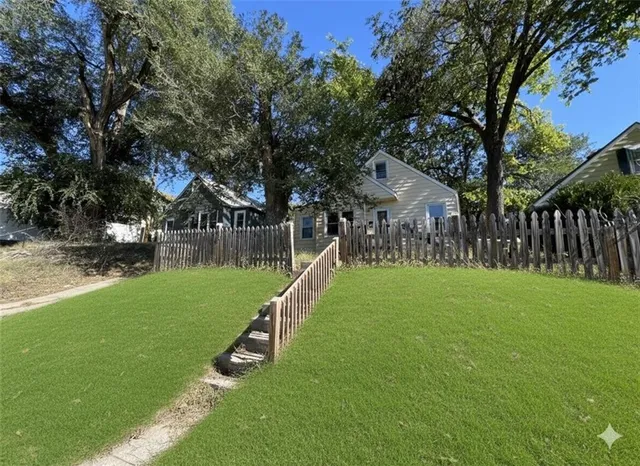 $145,000 | 445 North Quincy Avenue, Kansas City, MO 64123