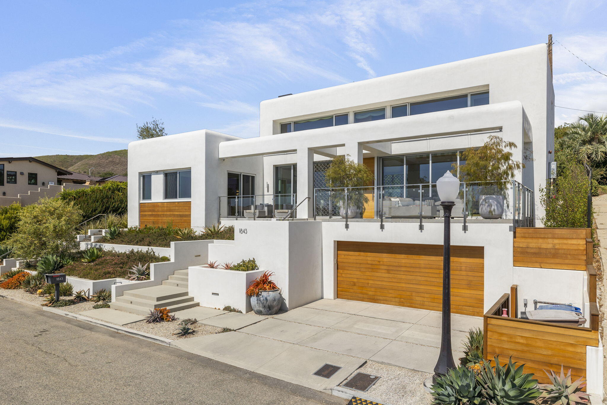 1843 Hillcrest Drive Ventura, CA 93001 - Photo 19 of 87 23-web-or-mls-UpmarketMedia-1843Hill-275