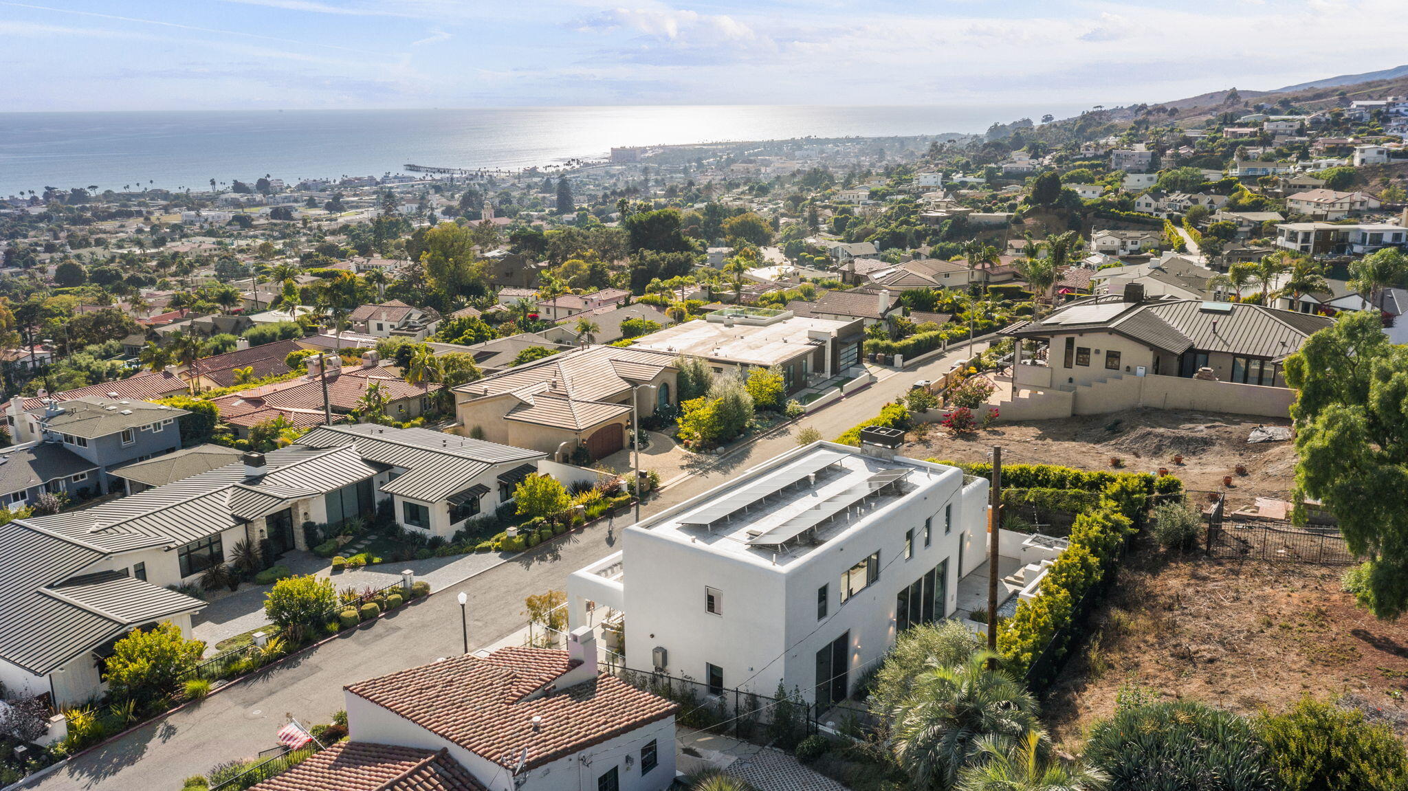 1843 Hillcrest Drive Ventura, CA 93001 - Photo 2 of 87 122-web-or-mls-UpmarketMedia-1843Hill--a