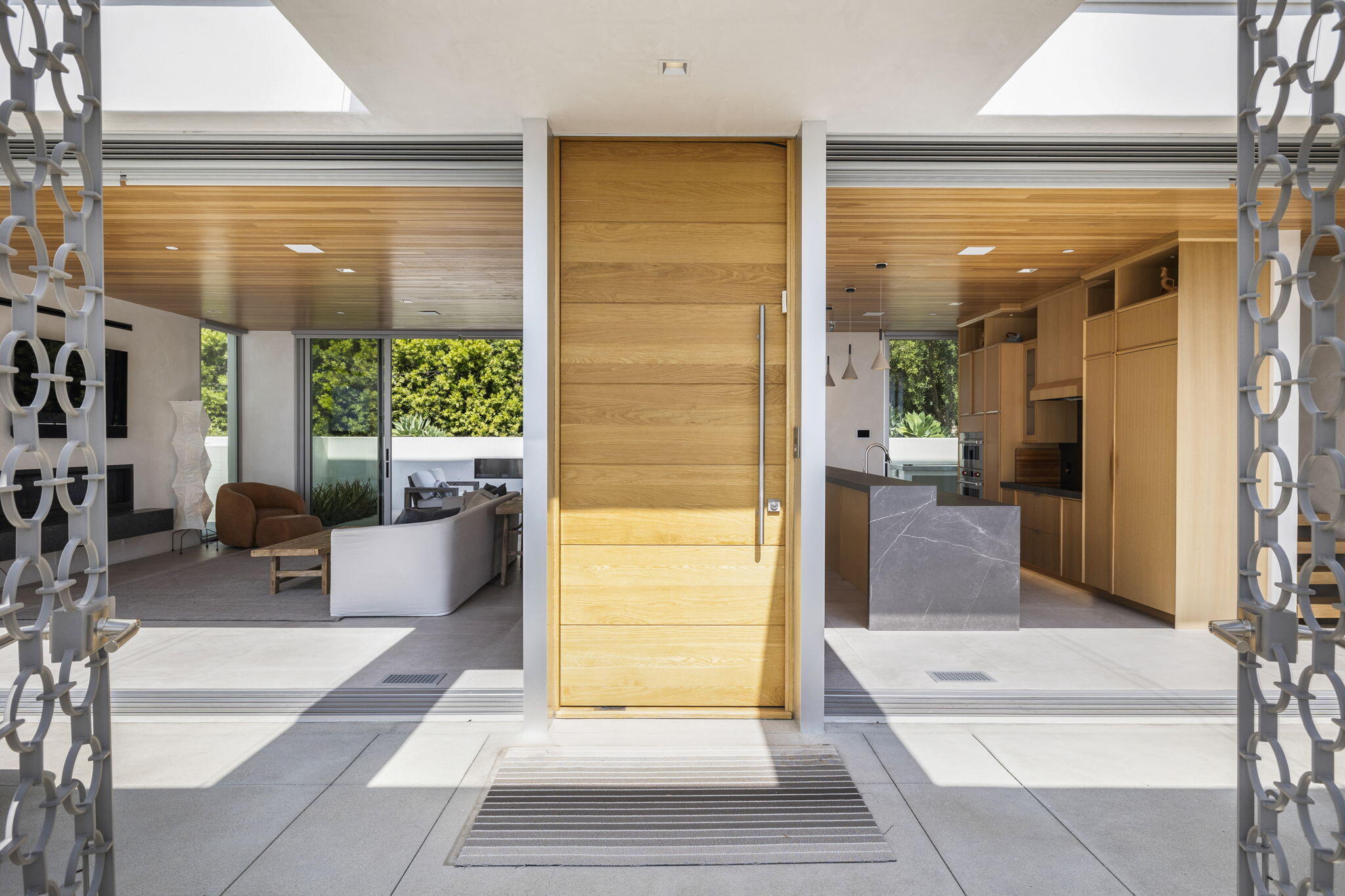 1843 Hillcrest Drive Ventura, CA 93001 - Photo 22 of 87 26-web-or-mls-UpmarketMedia-1843Hill-128