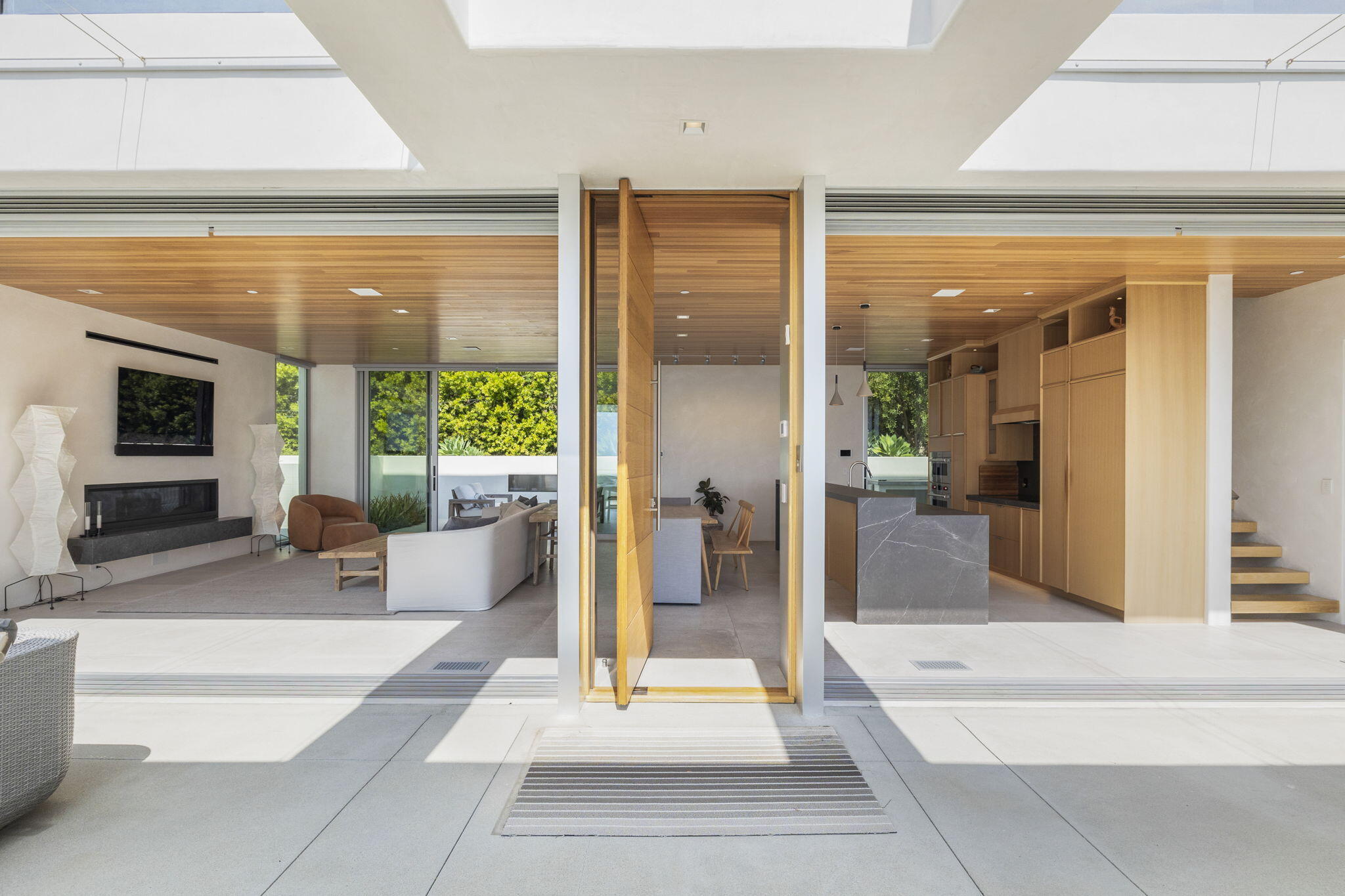 1843 Hillcrest Drive Ventura, CA 93001 - Photo 23 of 87 27-web-or-mls-UpmarketMedia-1843Hill-131