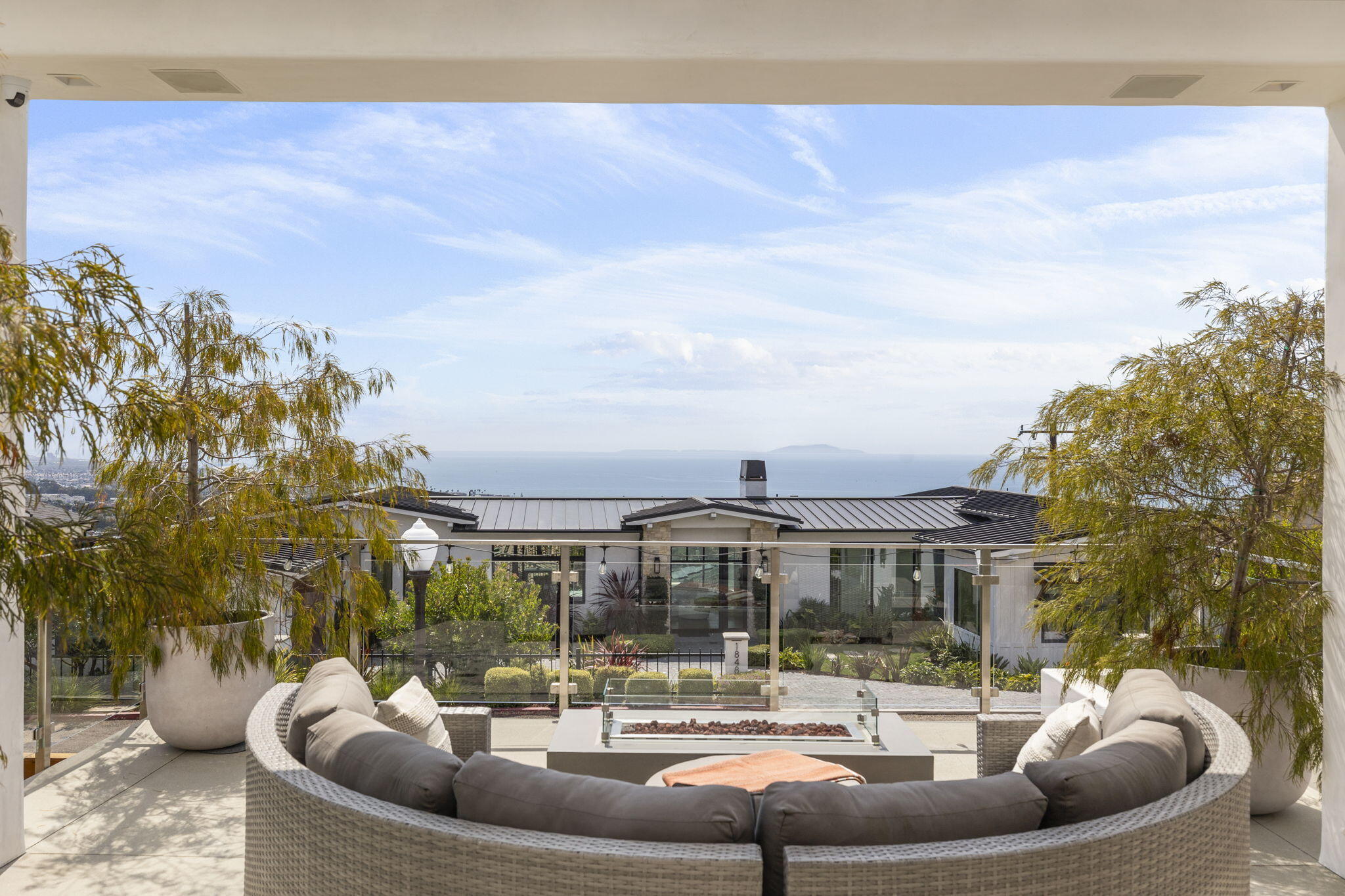 1843 Hillcrest Drive Ventura, CA 93001 - Photo 25 of 87 33-web-or-mls-UpmarketMedia-1843Hill-116